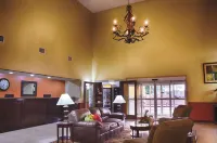 La Quinta Inn & Suites by Wyndham Alice Hotels in Alice