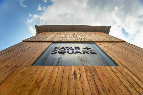 Hostel Fair and Square