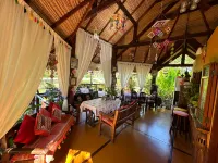 Pura Vida Pai Resort