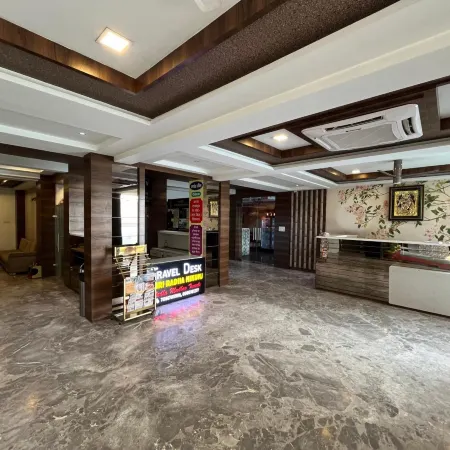 Hotel Shri Radha Nikunj Vrindavan Opposite Prem Mandir