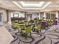 La Quinta Inn & Suites by Wyndham Dallas Arlington South Hotels in Arlington