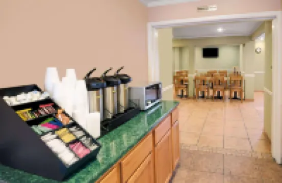 แทรเวิลลอดจ์ บายวินด์แฮม เบคลีย์