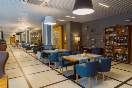 Амакс Конгресс-отель Отели рядом с достопримечательностью «Мемориальный музей-усадьба академика И.П. Павлова»