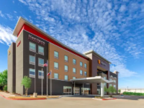 La Quinta Inn & Suites by Wyndham DeSoto Hotels in DeSoto