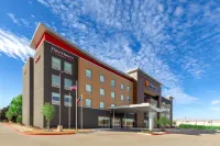 La Quinta Inn & Suites by Wyndham DeSoto Hotels near Rainbow Shops