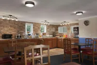 Days Inn by Wyndham West Yarmouth/Hyannis Cape Cod Area - Bãi biển