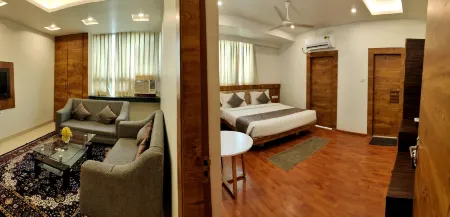 Hotel Girija Sunrise 300 Meter from Baba Dham Temple