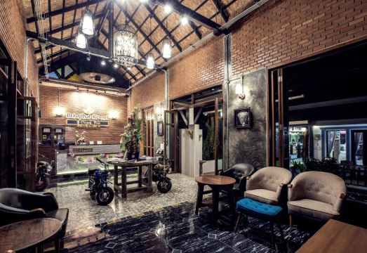 부라팟 리조트 수영장