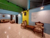 Dee-maak Hostel - Hostels