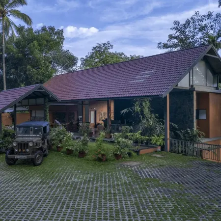 Crystal Kuruva Nature Resort & Spa Отели рядом с достопримечательностью «Остров Курува-Двип»
