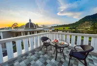 Grand Lord Hotel & Residence - Bergblick