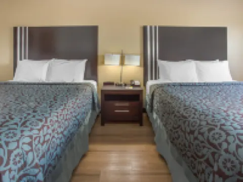 Days Inn by Wyndham le Roy/Bloomington Southeast Hotels in McLean County