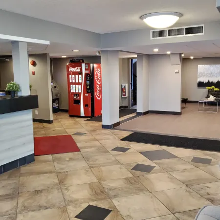 Super 8 by Wyndham Macleod Trail Calgary