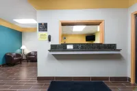 Super 8 by Wyndham Devils Lake