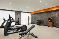 La Quinta Inn & Suites by Wyndham Austin South - salle de sport