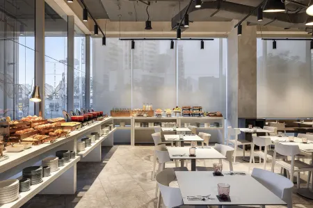 Aloft Lima Miraflores Отели в г. Мирафлорес