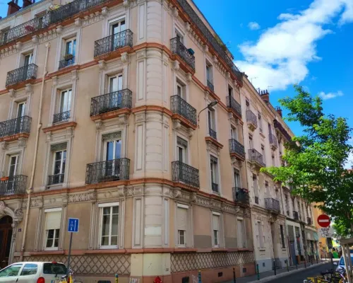 1924 Hôtel Отели рядом с достопримечательностью «Центра инновационных технологий "Минатек"»