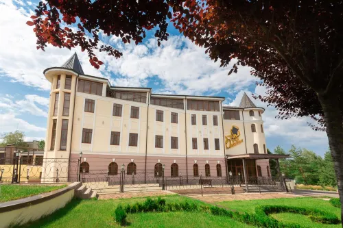 Onegin Hotel-Restaurant Complex