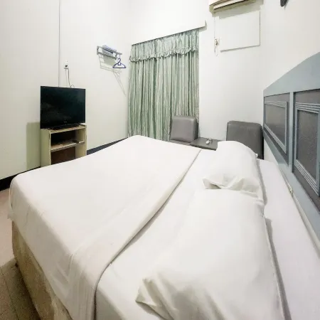 RedDoorz Near Pelabuhan Sri Bintan Pura Tanjungpinang Отели в г. Tanjung Pinang Kota