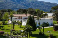 Villa Favorita - Parkhotel Delta - Uima-altaat
