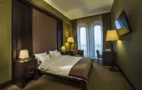 Soho Grand Hotel Hotels in Azov