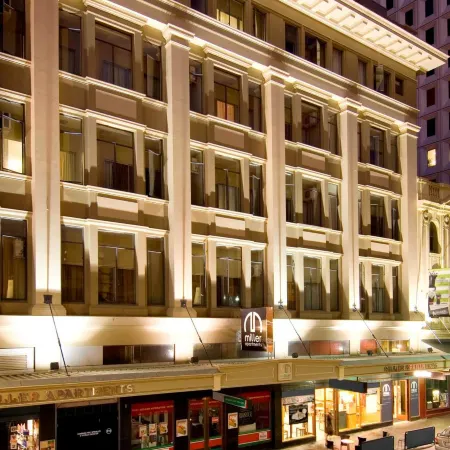 Miller Apartments Отели рядом с достопримечательностью «Площадь Виктория»