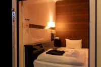 First Cabin Haneda Terminal 1 - Capsule Hotels
