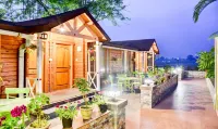 Treebo Premium Blue Mountain Country Club And Resort - piscina