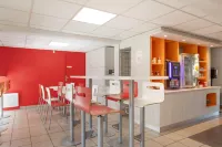 Premiere Classe Chalons-EN-Champagne Отели в г. Водманж