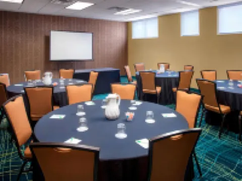 WILLOW GROVE INN by IHG โรงแรมในวิลโลว์โกรฟ