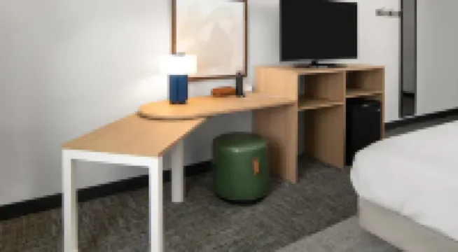 Spark by Hilton Montreal Brossard