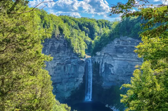 Ithaca Marriott Downtown on the Commons Рядом с отелем Photos