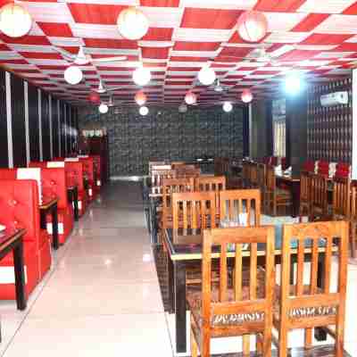 Hotel Trihari Dining/Meeting Rooms