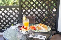 Playa Grande Lodge & Tree House - 朝食