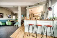 The Castle Hotel - bar