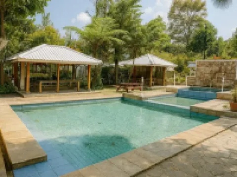 Aya Resort Ciater Near Sariater Hotspring シアターのホテル