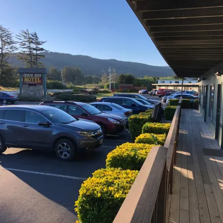 Crescent Beach Motel