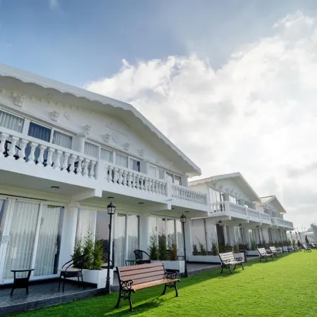 Treebo Skydale Premium Suites, 1500 Mtrs from Ooty Lake