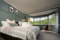 Tyn-y-Coed Inn Hotel di 