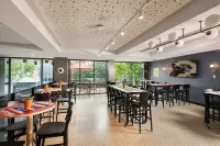 Tryp by Wyndham Pulteney Street Adelaide