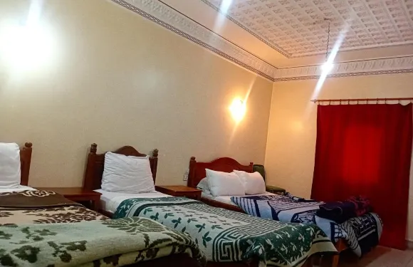 阿曼納德爾餐廳酒店