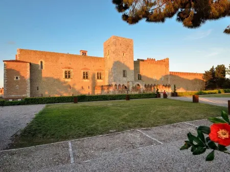 hotelF1 Perpignan Sud Отели в г. Корнейя-ла-Ривьер