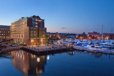 Residence Inn by Marriott Boston Harbor on Tudor Wharf Các khách sạn ở Boston