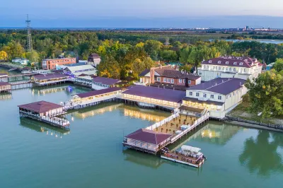 Петровский Причал Luxury Hotel & SPA