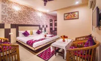 Hotel Ganpati Palace Hotels near Shri Dwarkadhish Temple, Mathura