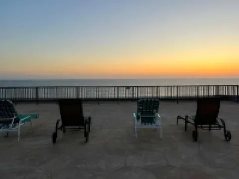 Ocean View Luxury Condo Oceanfront and Pool