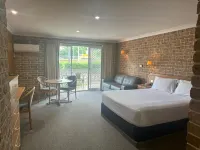 The Hermitage Motel - Campbelltown Hotels near Western Sydney University Campbelltown Campus