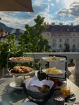 Meta Suites Historic City Living - Breakfast