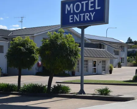 Coachman's Inn Motel فنادق في باثرست