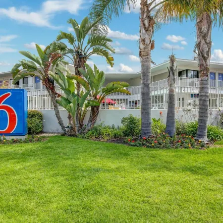 Motel 6 Santa Barbara, CA - Beach